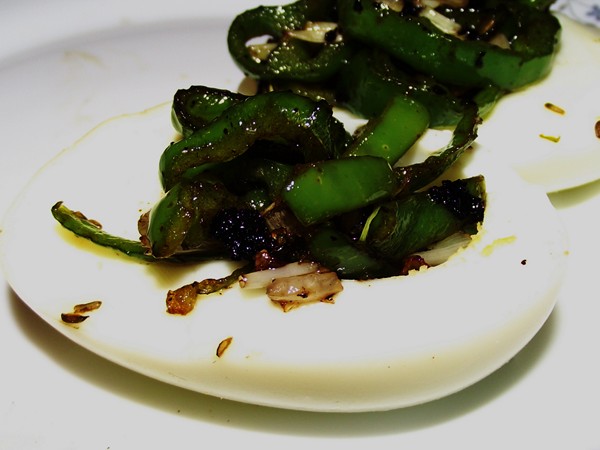 DSCF3995 recetas Huevos Rellenos de Pimientos y Ajetes Tiernos