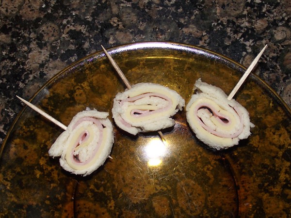 Pincho de Pan de Molde con York y Queso Pincho de Pan de Molde con York y Queso