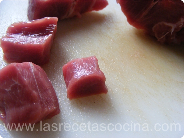 Truco para cortar la carne en cubos Truco para cortar la carne en cubos