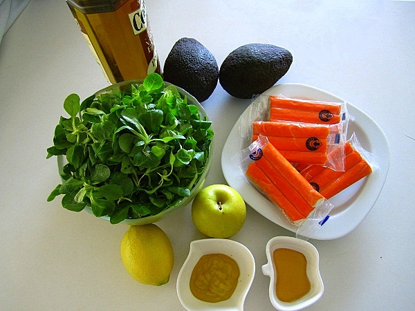 ensalada de berros con palitos de mar y aguacates 1 Ensalada de berros con palitos de mar y aguacates
