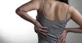 Dolor constante en la espalda causas, diagnostico y tratamientos