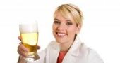 Mujeres que beben de forma moderada tienen mejor vejez